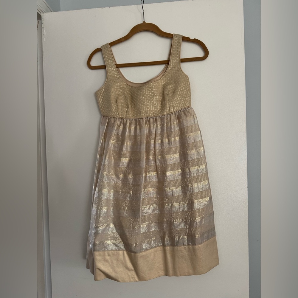 Diane von Furstenberg gold dress. Size 0